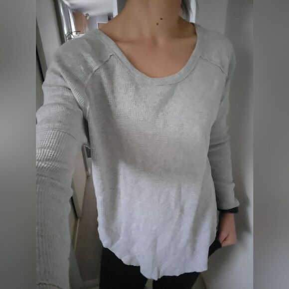 Size S Aritzia BUNDLE/LOT Long-sleeve Pullover Shirts - Picture 9 of 10